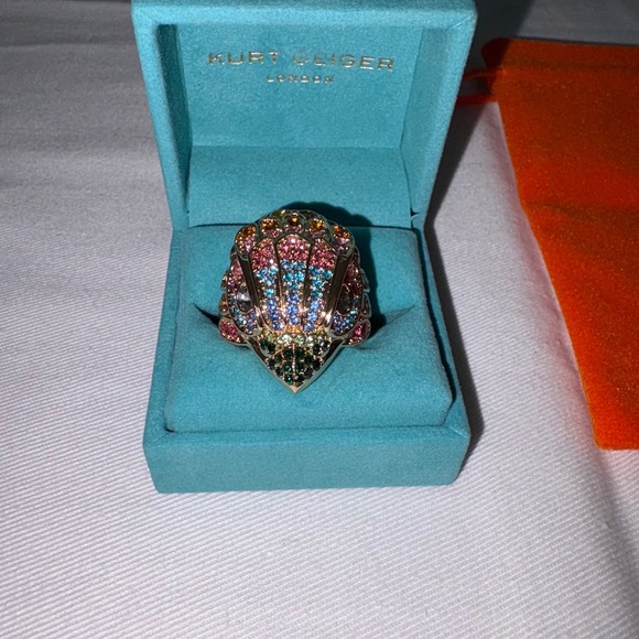 Kurt Geiger rainbow crystal bird head cocktail ring size 8 new in box pink gold - Picture 6 of 11
